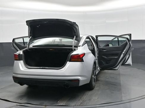 Used 2023 Nissan Altima 2.5 SR FWD image 49