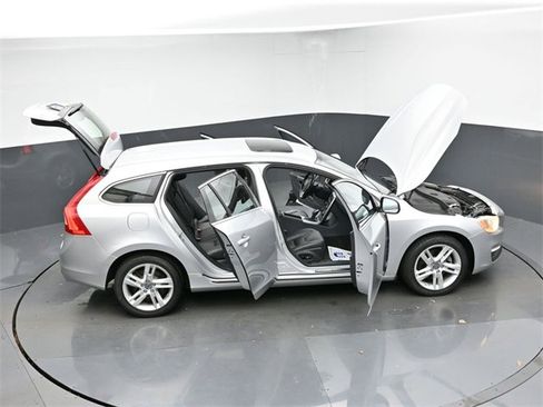 Used 2015 Volvo V60 T5 Premier image 43