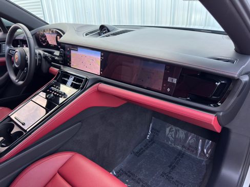 Used 2025 Porsche Panamera 4 w/ Premium Package image 15
