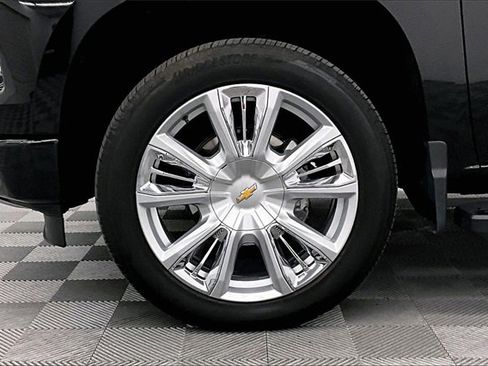 Used 2024 Chevrolet Silverado 1500 High Country w/ High Country Premium Package image 9