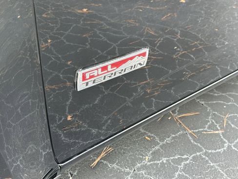 Used 2017 GMC Canyon SLE w/ All Terrain Package image 33