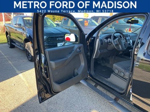 Used 2013 Nissan Frontier PRO-4X image 11