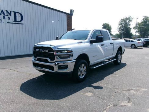 Used 2026 RAM 2500 Big Horn AWD/4WD image 2