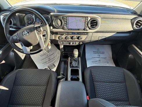 Used 2022 Toyota Tacoma SR5 w/ Trail Edition image 12