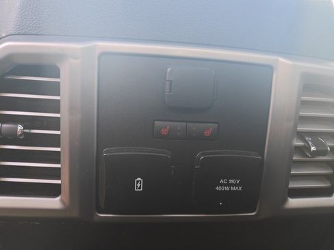 Used 2019 Ford F150 Platinum w/ Equipment Group 701A Luxury image 34