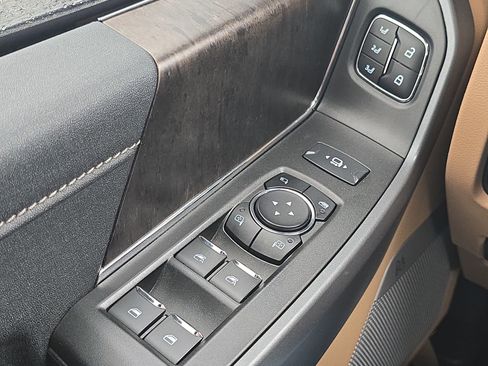 Used 2024 Ford F250 Lariat w/ Lariat Ultimate Package image 13