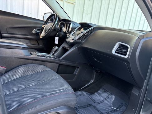 Used 2017 Chevrolet Equinox LT w/ Convenience Package image 15