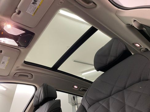 New 2026 BMW X7 xDrive40i w/ Premium Package image 14