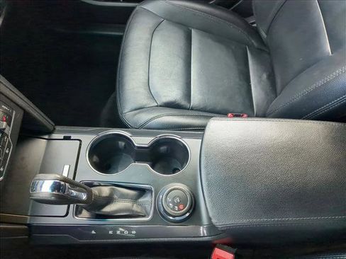 Used 2016 Ford Explorer XLT w/ Equipment Group 202A image 15