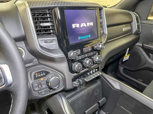 New 2026 RAM 1500 4x4 Crew Cab image 32