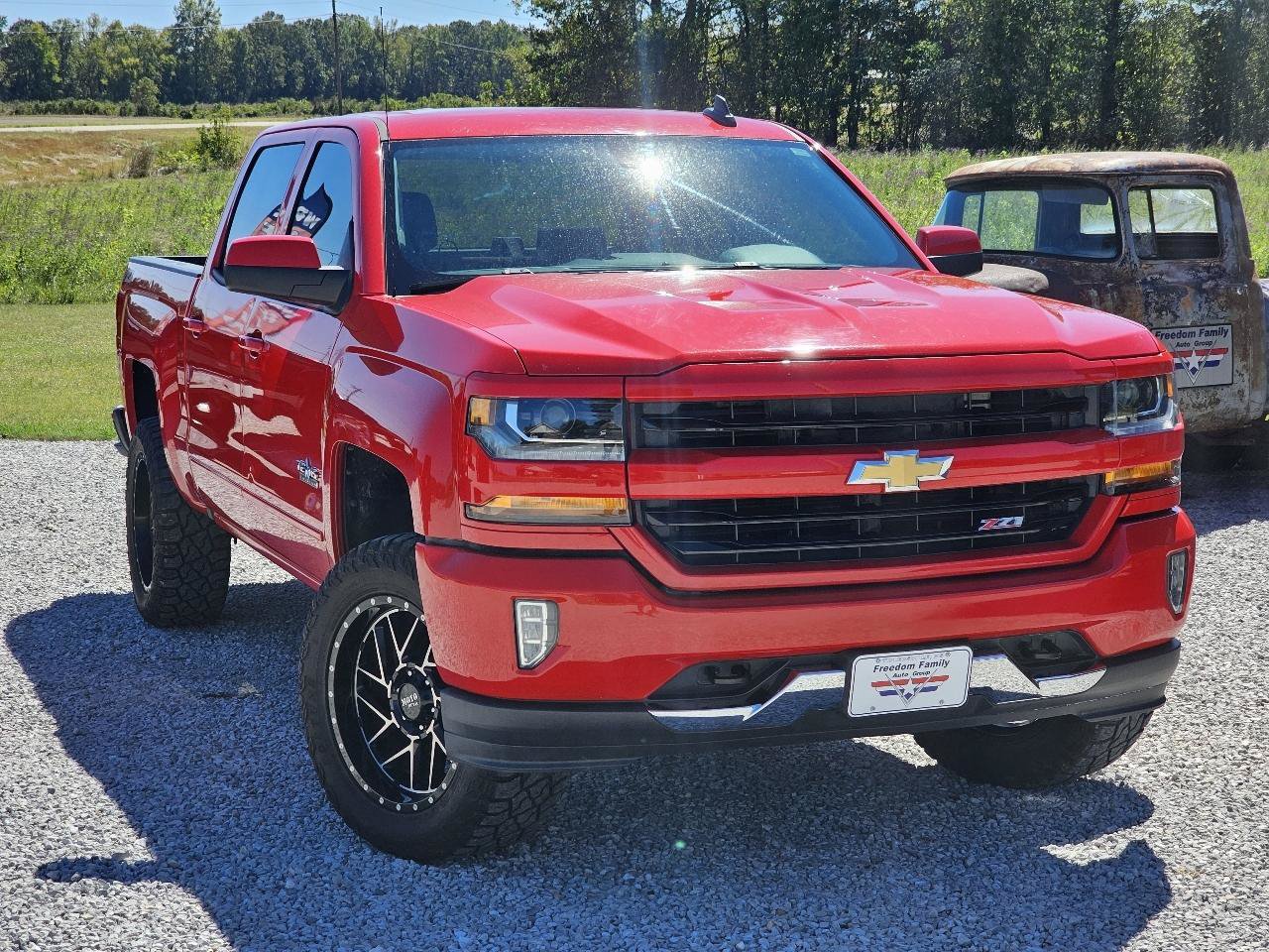 Used 2018 Chevrolet Silverado 1500 LT w/ Texas Edition AWD/4WD image 2
