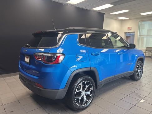 Used 2024 Jeep Compass Limited image 3