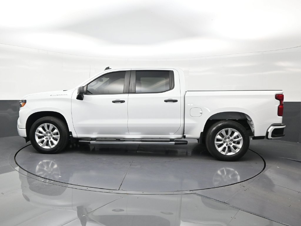 Used 2024 Chevrolet Silverado 1500 Custom RWD image 2