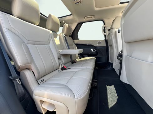 Used 2020 Land Rover Discovery SE AWD/4WD image 27