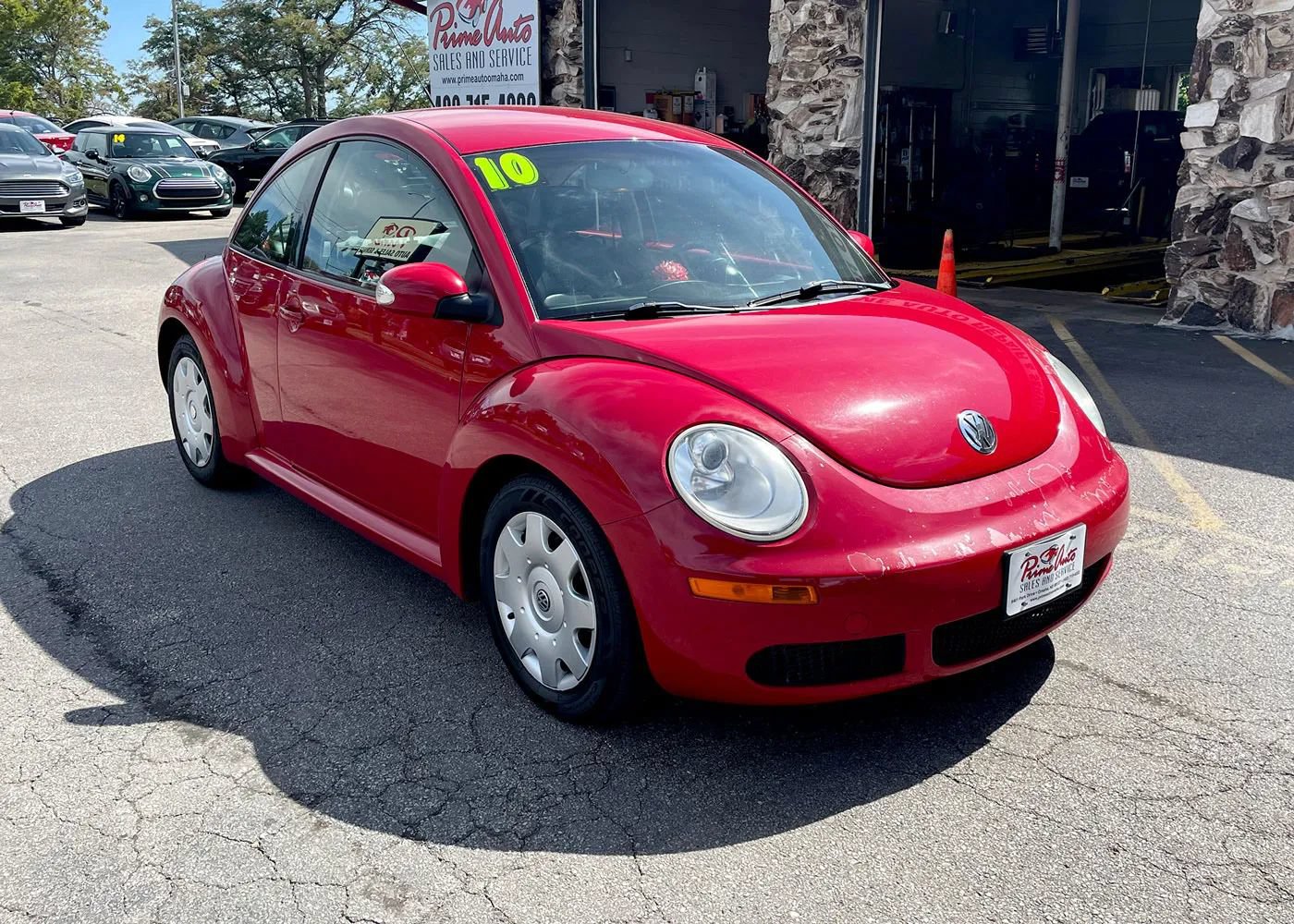 Used 2010 Volkswagen Beetle Coupe FWD image 1