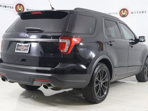 Used 2018 Ford Explorer XLT w/ Equipment Group 202A image 3