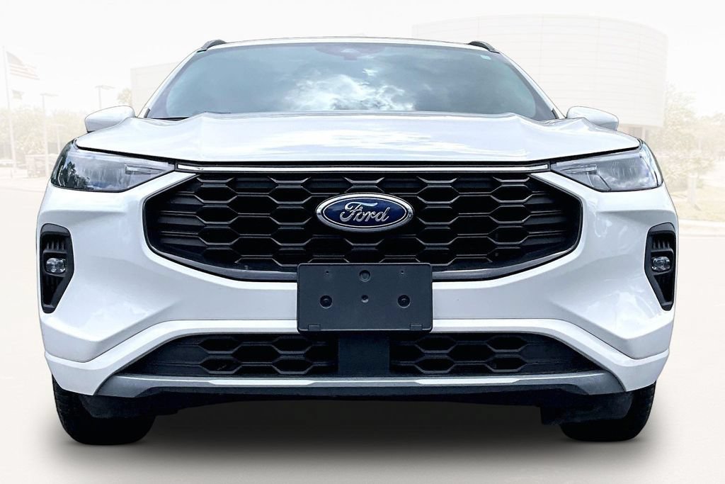 Used 2023 Ford Escape ST-Line Select AWD/4WD image 2