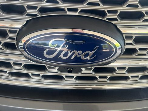 Used 2021 Ford Explorer Limited w/ Hybrid Equipment Group 310A AWD/4WD image 32