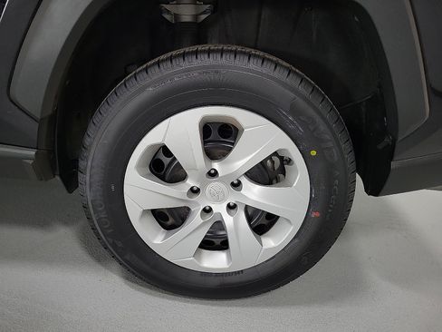 Certified 2025 Toyota RAV4 LE AWD/4WD image 20