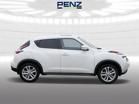 Used 2015 Nissan Juke SV w/ Technology Package image 8