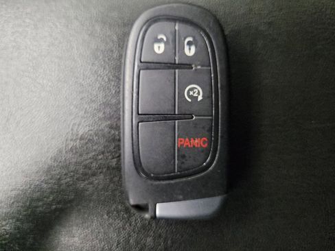 Used 2019 Jeep Cherokee Latitude Plus image 32