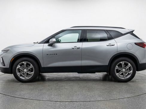 Used 2025 Chevrolet Blazer LT FWD image 5