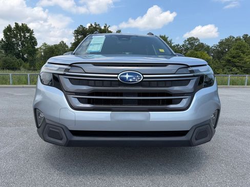 Used 2025 Subaru Forester Limited w/ Popular Package #1 AWD/4WD image 6