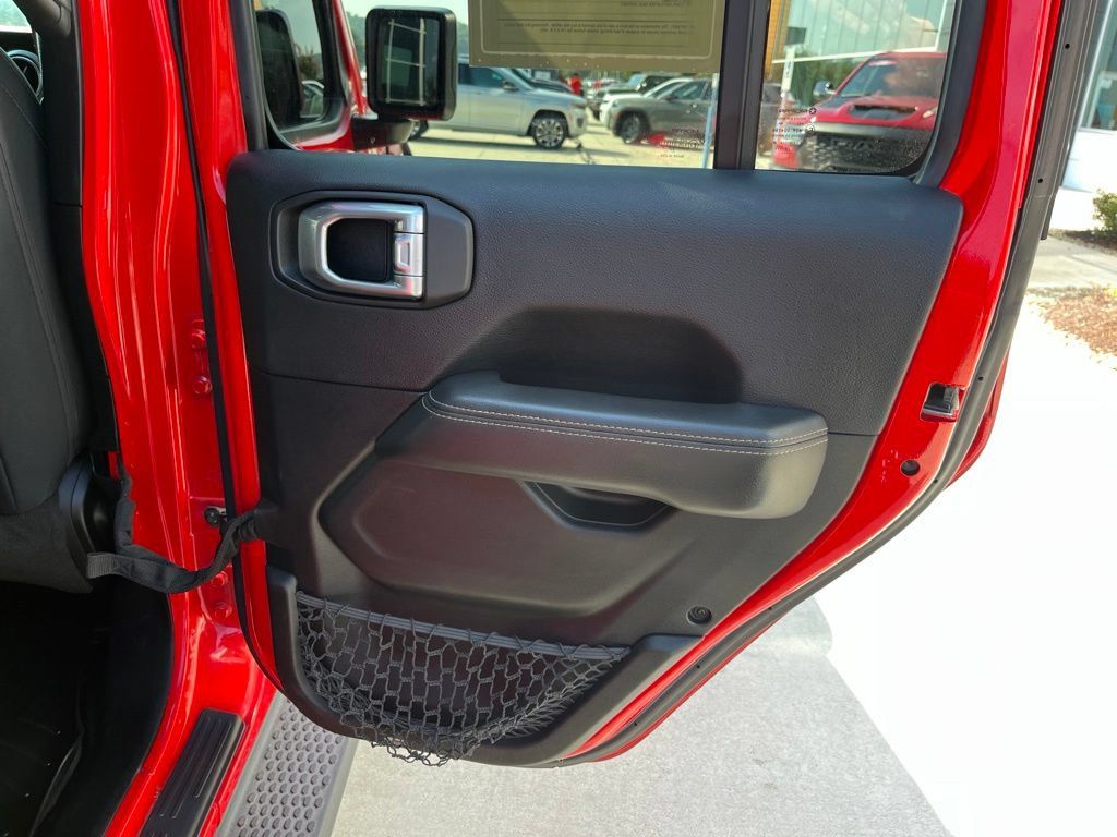 Used 2021 Jeep Wrangler Unlimited Sahara AWD/4WD image 25