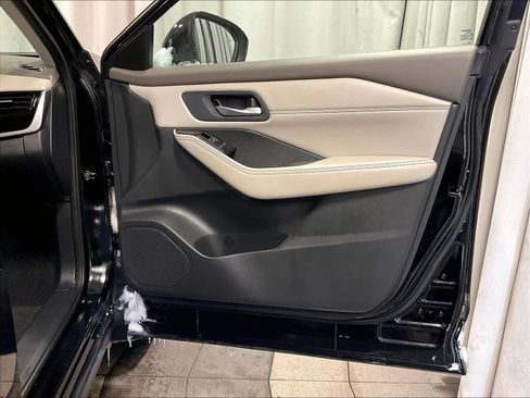 Certified 2023 Nissan Rogue SL w/ SL Premium Package image 12