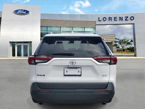 Used 2022 Toyota RAV4 XLE w/ Convenience Package image 6