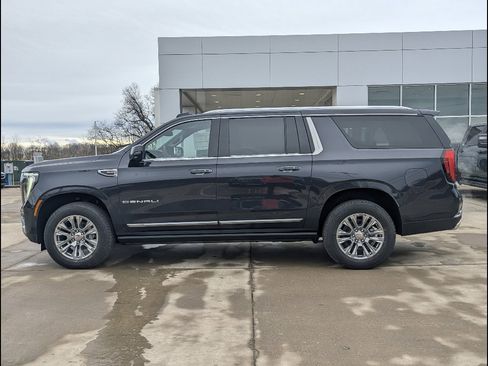 New 2026 GMC Yukon XL Denali w/ Sun & Power Step Package AWD/4WD image 9
