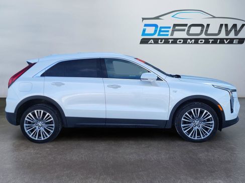 Used 2024 Cadillac XT4 Premium Luxury w/ Technology Package image 2