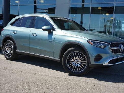 Used 2026 Mercedes-Benz GLC 300 image 1