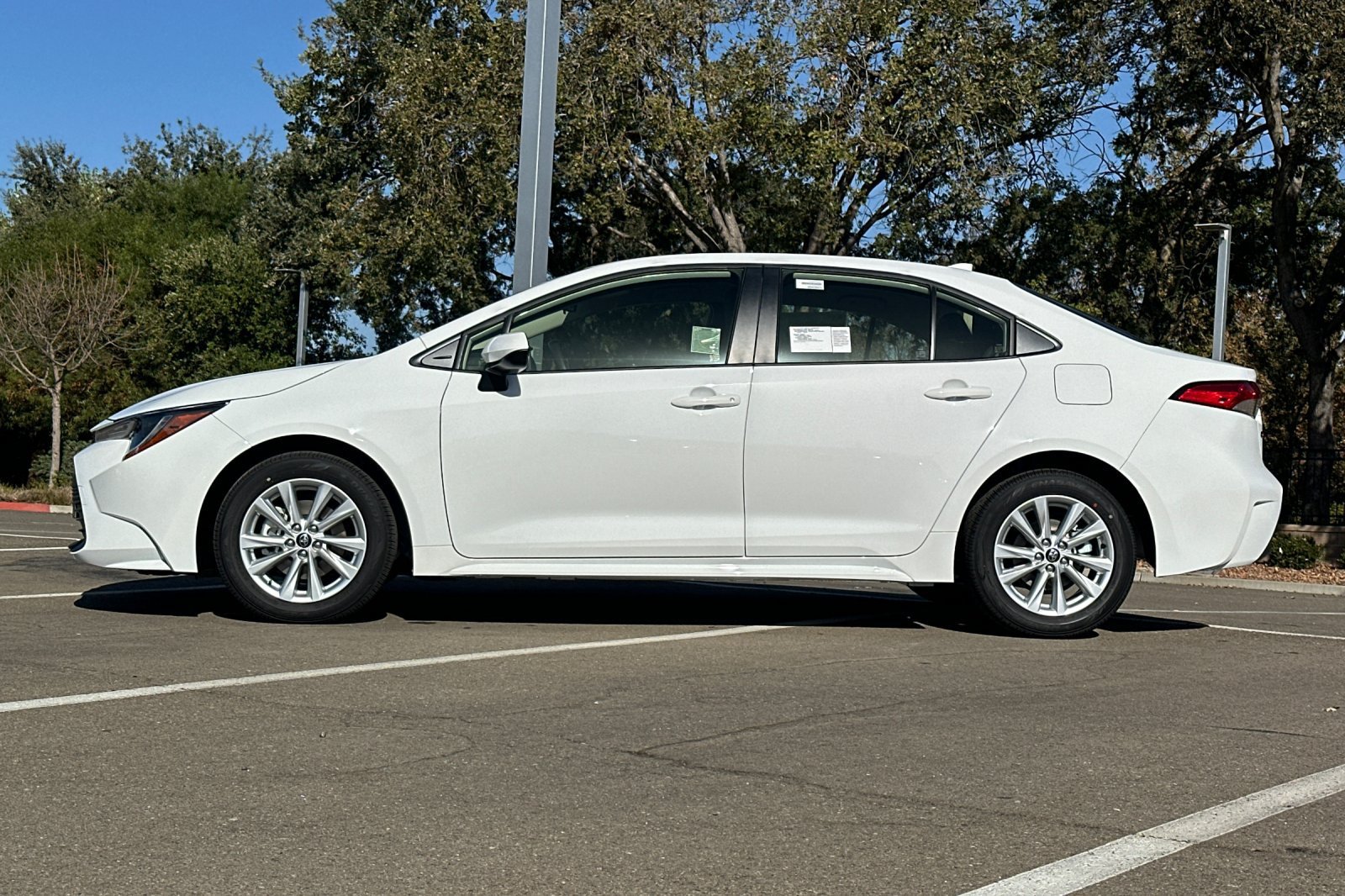 New 2027 Toyota Corolla LE w/ LE Premium Package FWD image 9