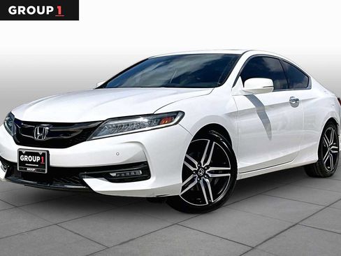 Used 2017 Honda Accord Touring image 1