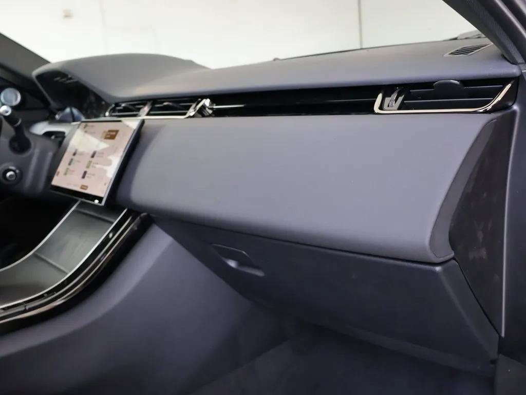 Certified 2026 Land Rover Range Rover Evoque Dynamic SE AWD/4WD image 19