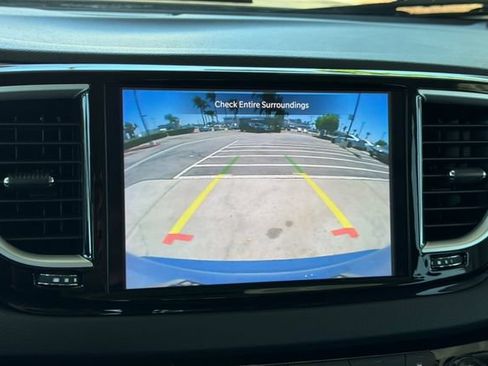 Used 2024 Chrysler Pacifica Touring-L FWD image 24