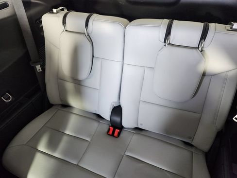 Used 2026 Ford Explorer Platinum w/ LUX Leather Package AWD/4WD image 15
