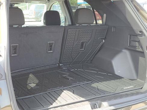 Certified 2024 Chevrolet Equinox LT FWD image 34