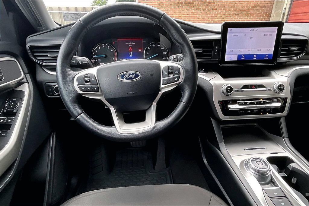 Used 2021 Ford Explorer XLT AWD/4WD image 5