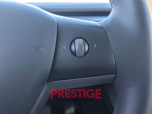 Used 2023 Tesla Model 3 Standard Range image 19