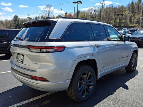 New 2026 Jeep Grand Cherokee Limited AWD/4WD image 3