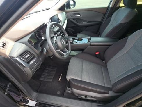 Used 2023 Nissan Rogue SV FWD image 13