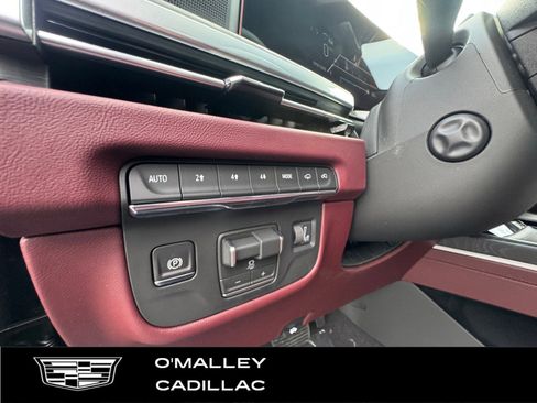 New 2026 Cadillac Escalade Luxury w/ LPO, Radiant Package image 19