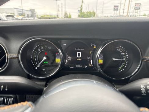 Used 2021 Jeep Wrangler Unlimited Sahara AWD/4WD image 39