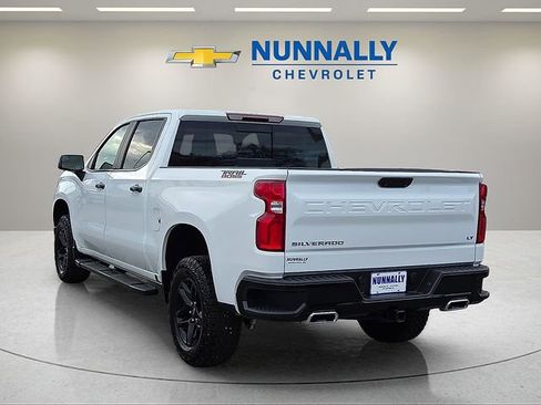 Used 2023 Chevrolet Silverado 1500 LT Trail Boss w/ Convenience Package II image 3