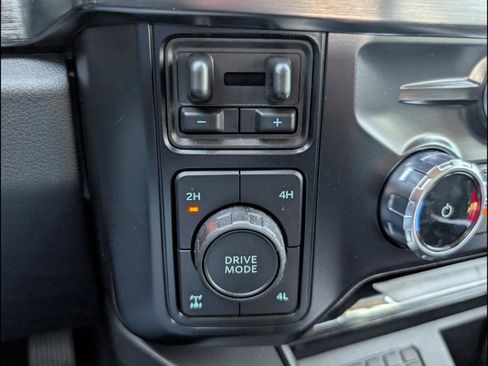 Used 2025 Ford F250 Lariat w/ Lariat Ultimate Package image 11