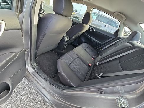 Used 2017 Nissan Sentra SV w/ Style Package image 10