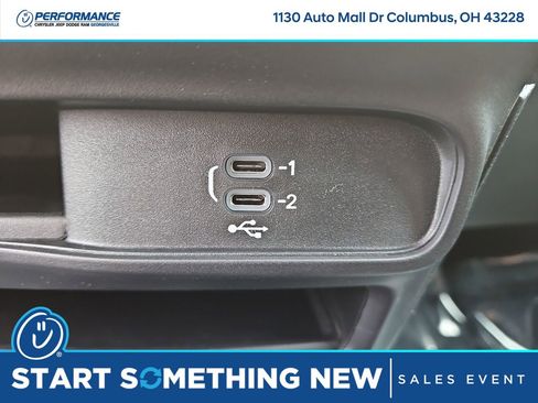 New 2026 Chrysler Pacifica Select image 29