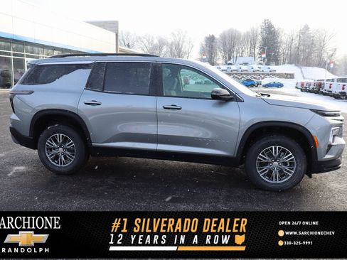 New 2026 Chevrolet Traverse LT image 1